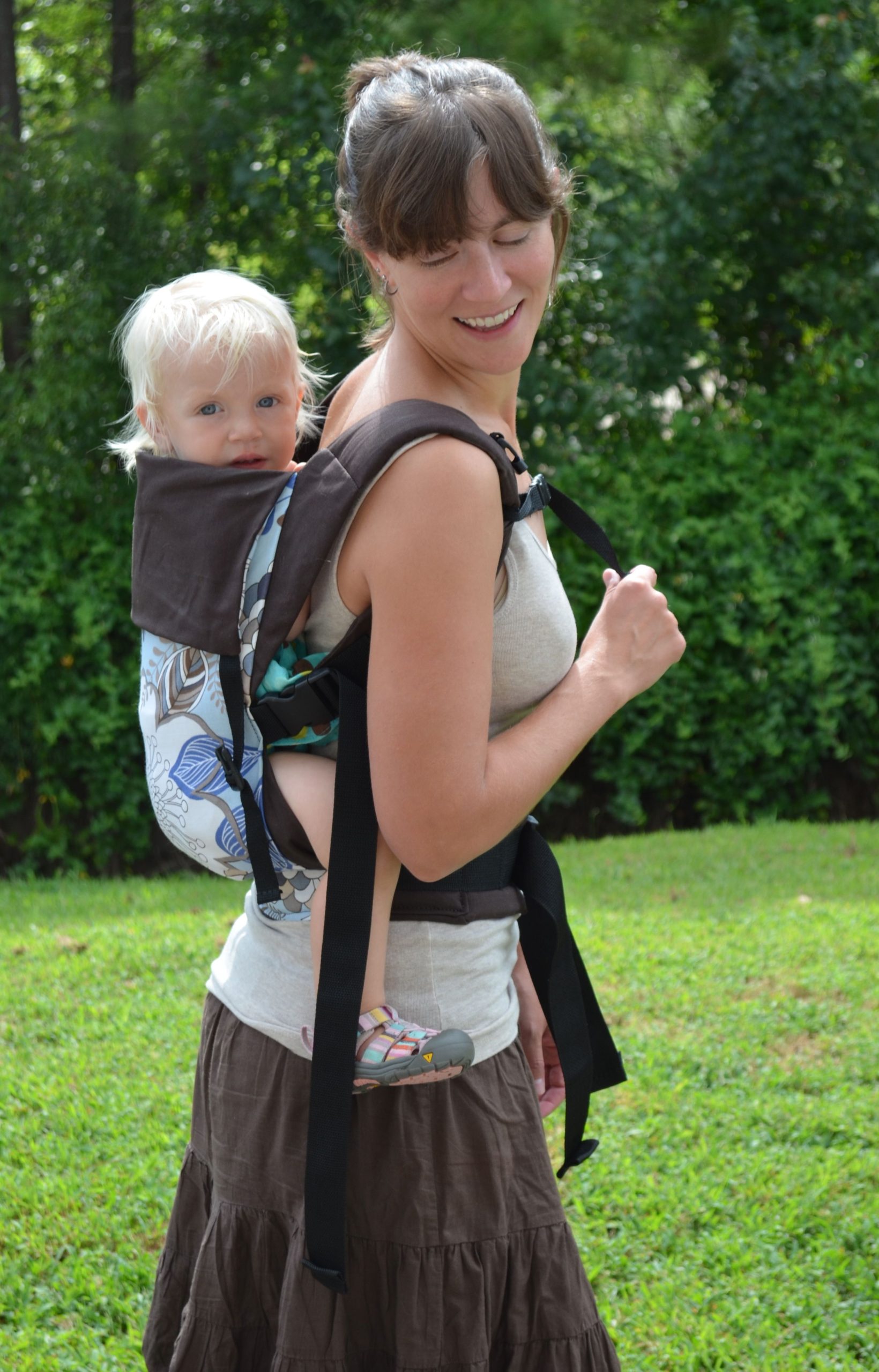 soft structured baby carrier